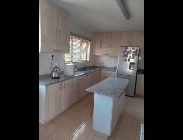 3 BEDROOM HOUSE FOR SALE IN WOODHURST
